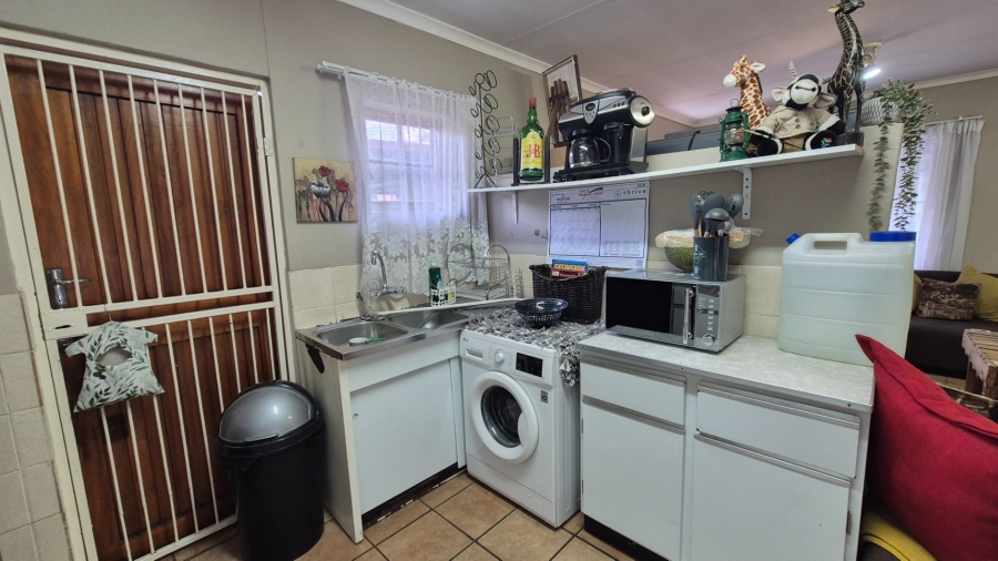 3 Bedroom Property for Sale in Roodia Free State